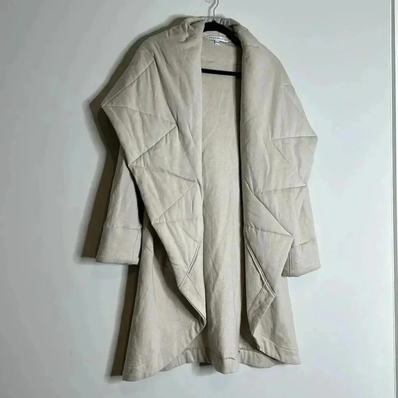 Quilted Cream Open Coat - Picture 3 of 10